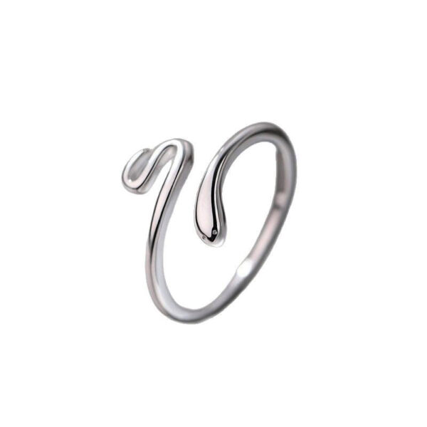 Trending Snake-Shaped Ring